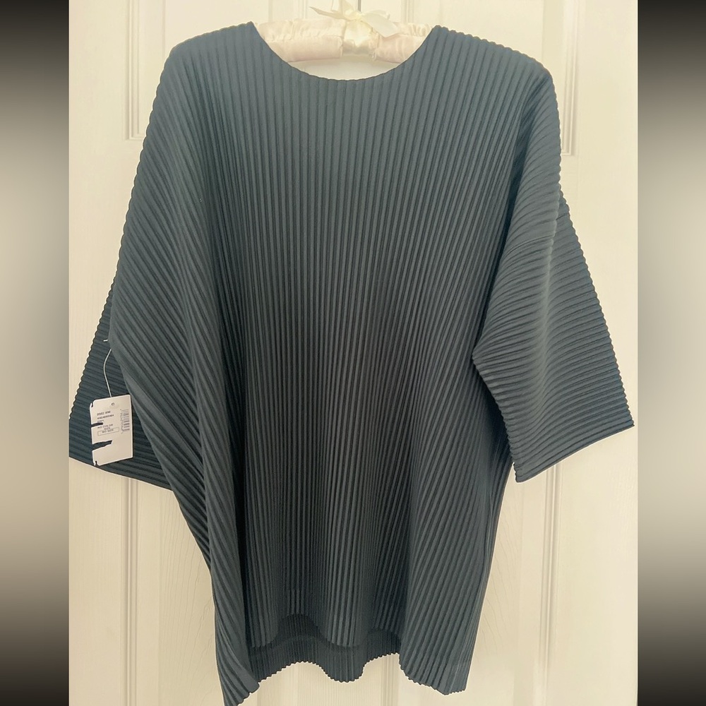 ISSEY MIYAKE OVERSIZED PLEATS RELEASE T-SHIRT